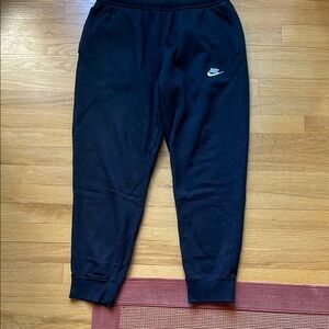 Nike Black Sweatpants Elastic Cuffs Relaxed Fit